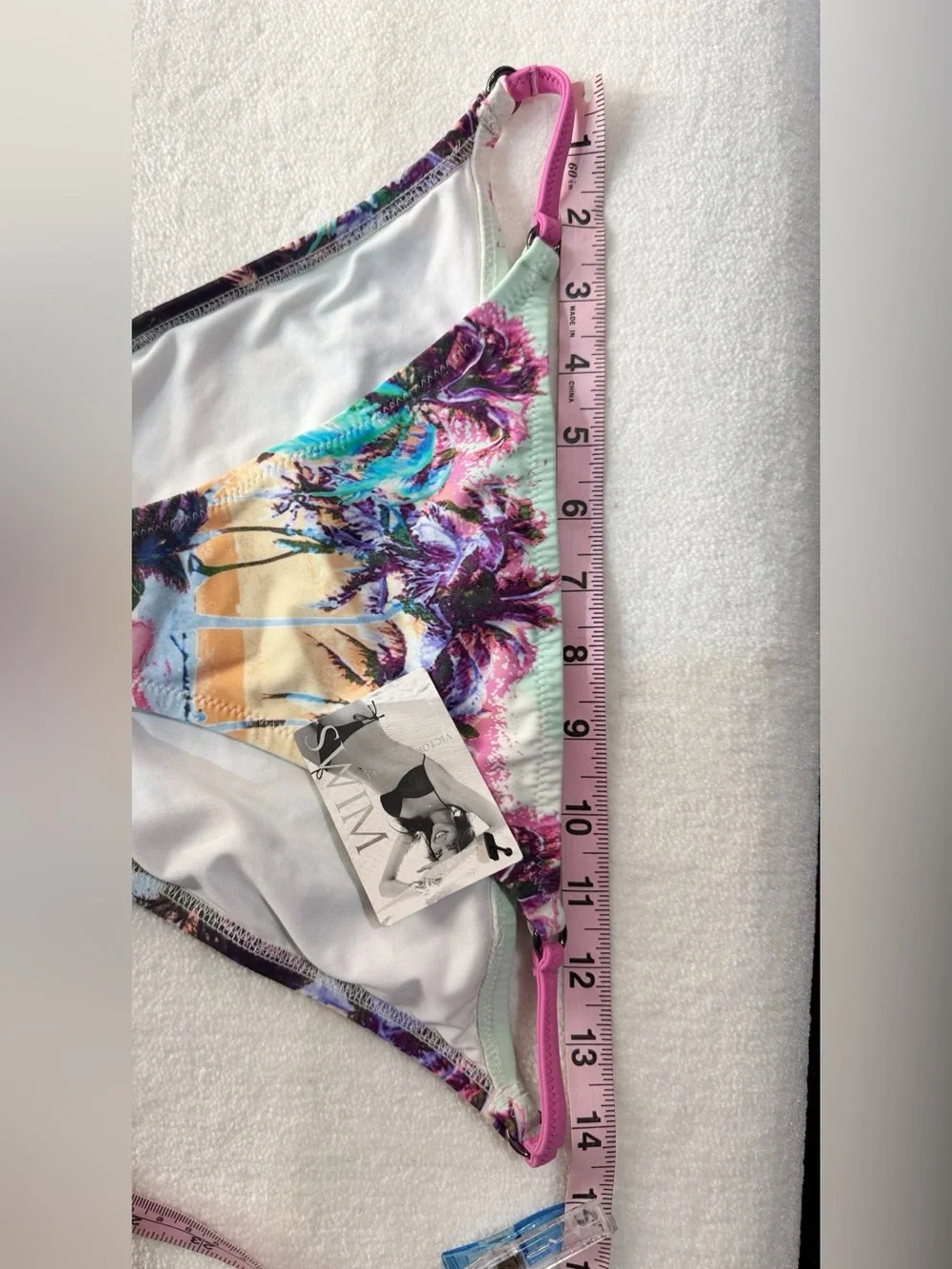 Victorias Secret wear 	•	color